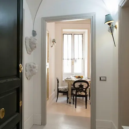 Fontana Di Trevi Lejlighed